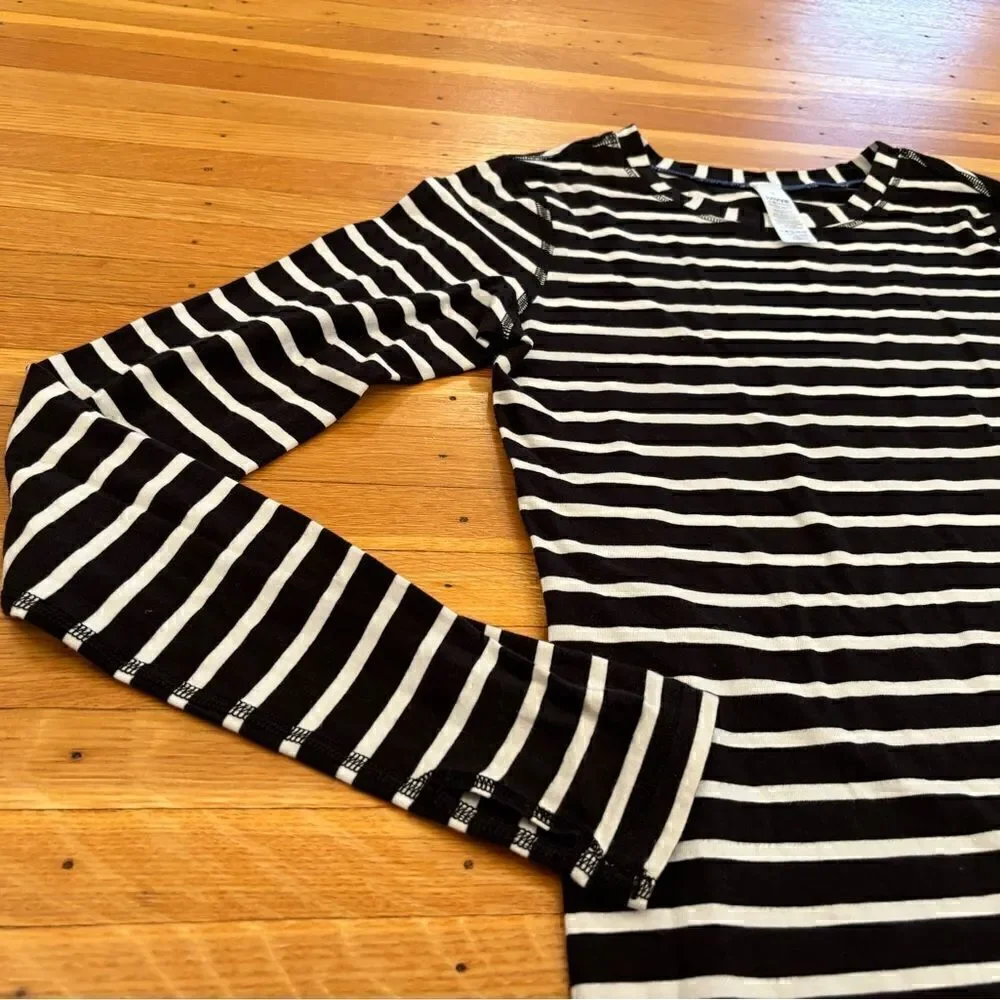 Ivivva by LuLuLemon black/white stripe long sleeve top